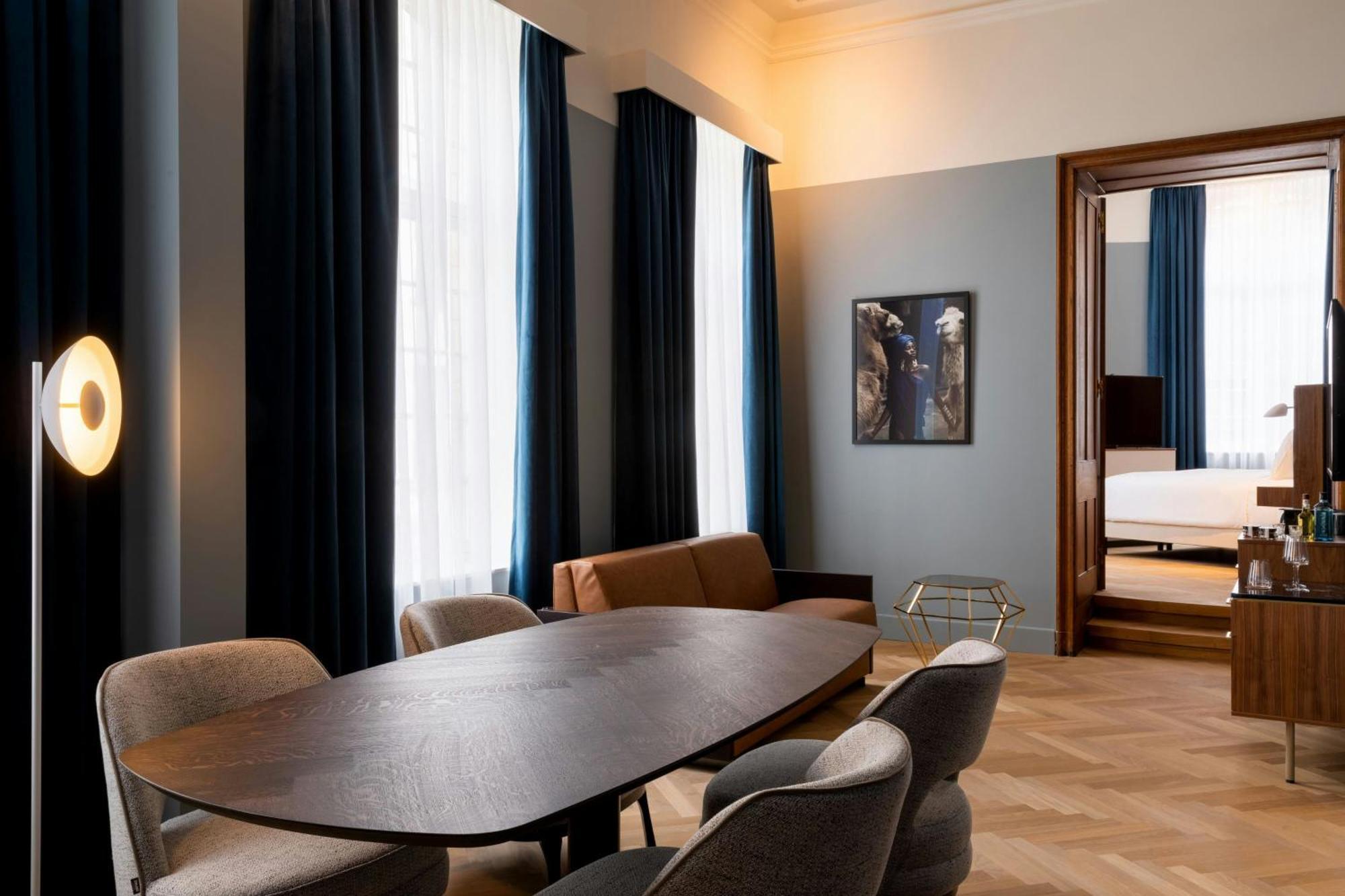 Sapphire House Antwerp, Autograph Collection By Marriott Ξενοδοχείο Εξωτερικό φωτογραφία The interior of a suite at the hotel