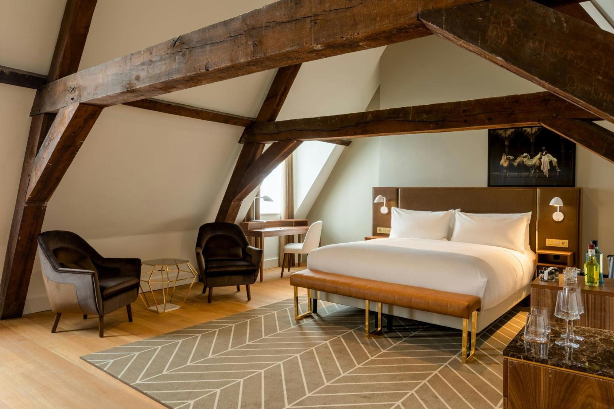 Sapphire House Antwerp, Autograph Collection By Marriott Ξενοδοχείο Εξωτερικό φωτογραφία A room at the hotel